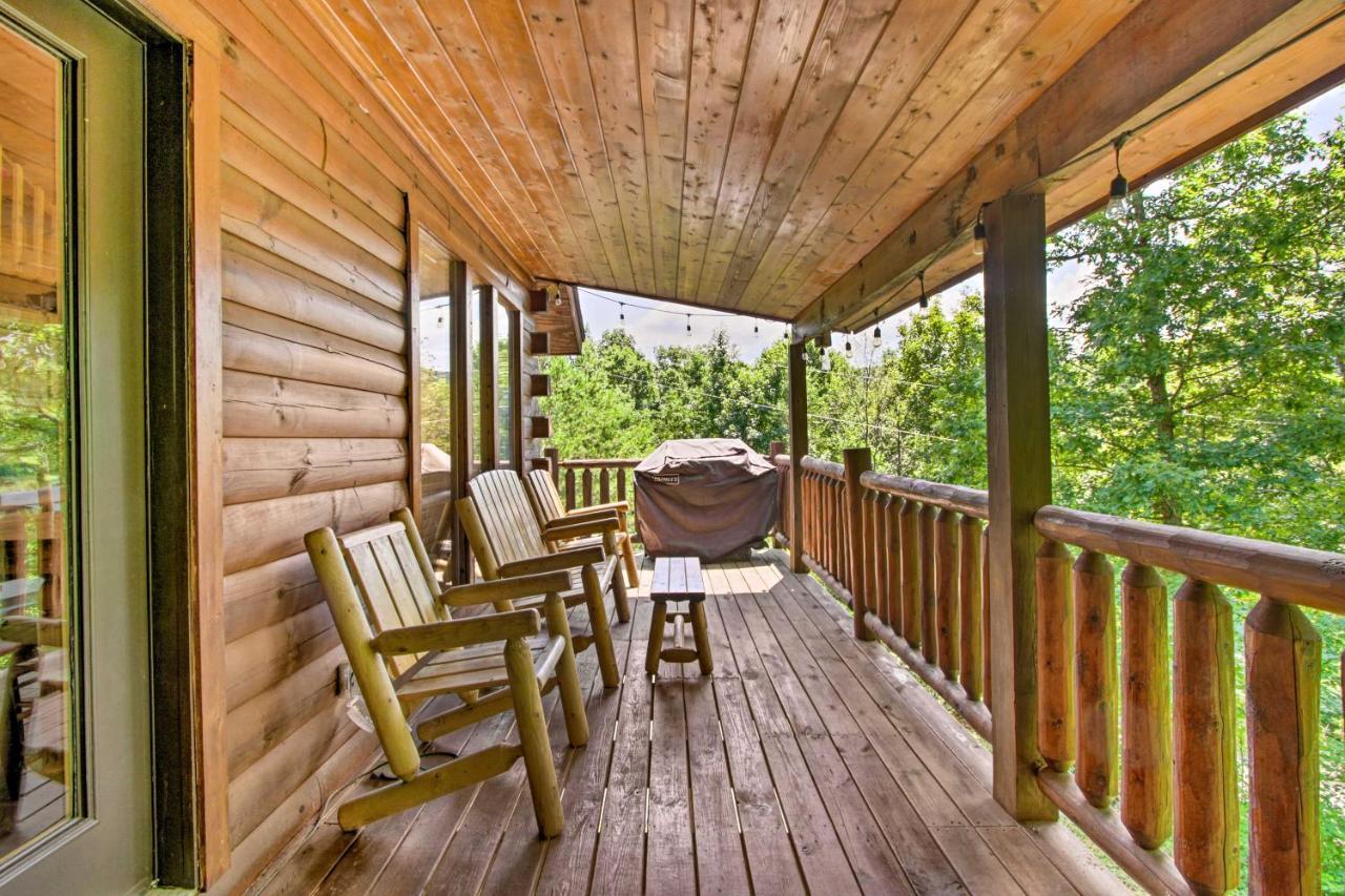Cabin With Hot Tub And Deck About 12 Mi To Pigeon Forge! Sevierville Ngoại thất bức ảnh
