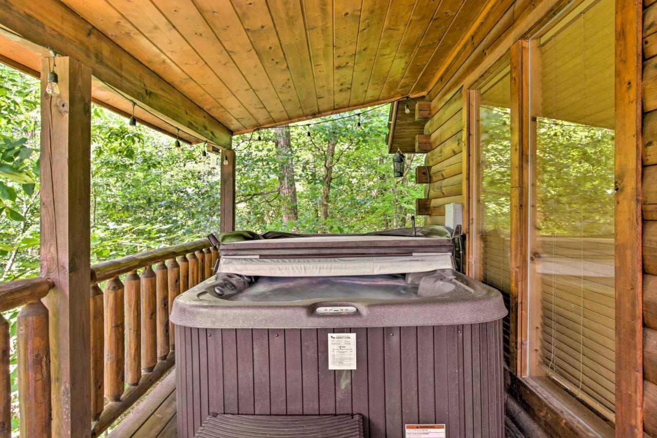 Cabin With Hot Tub And Deck About 12 Mi To Pigeon Forge! Sevierville Ngoại thất bức ảnh